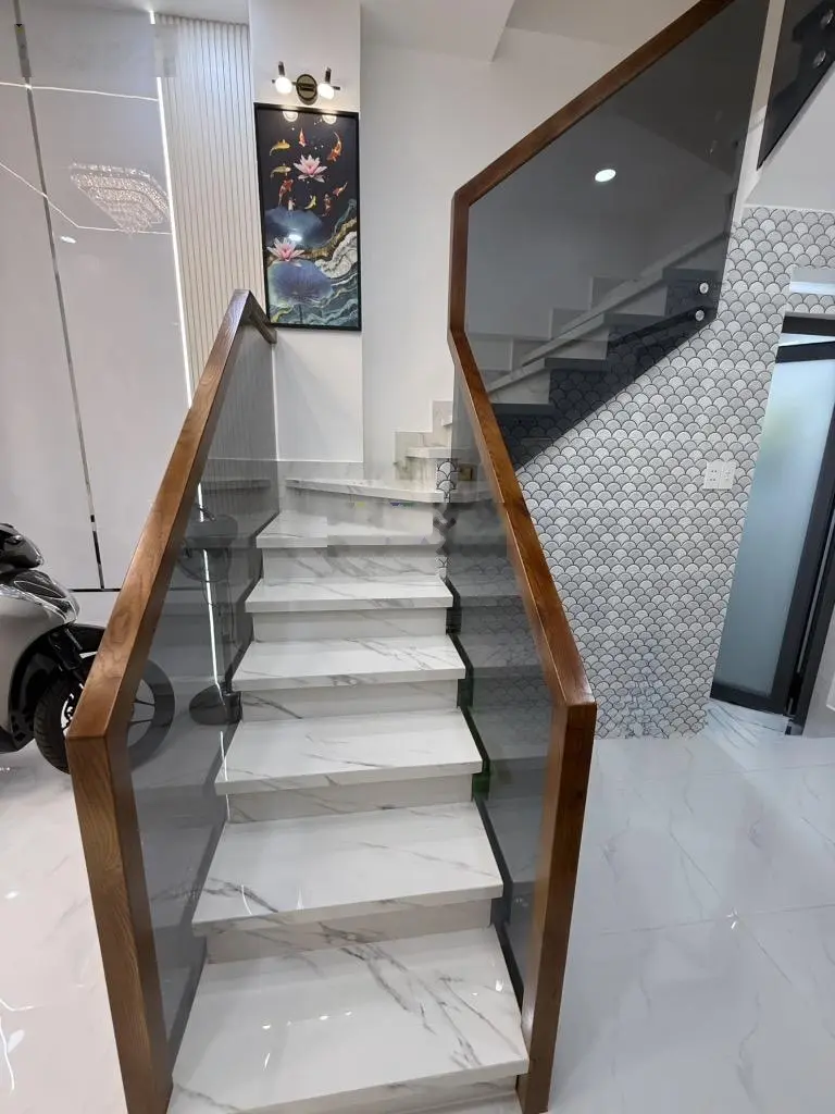 Chỉ 5.2 tỷ có nhà Nguyễn Hồng Đào, Q. Tân Bình - Nhà mới, đủ nội thất - 3PN, 3WC, 3 tầng, P. Khách