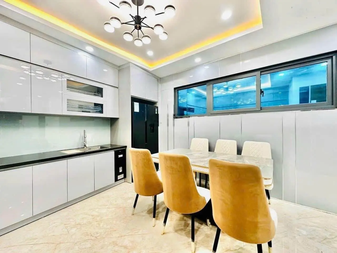 SẬP SÀN NHÀ ĐẸP CỨU CHỦ : MAI VĂN NGỌC P10 PHÚ NHUẬN DT 69M GIÁ 4TY170 CÓ HD CHO THUÊ 18TR / 1THANG