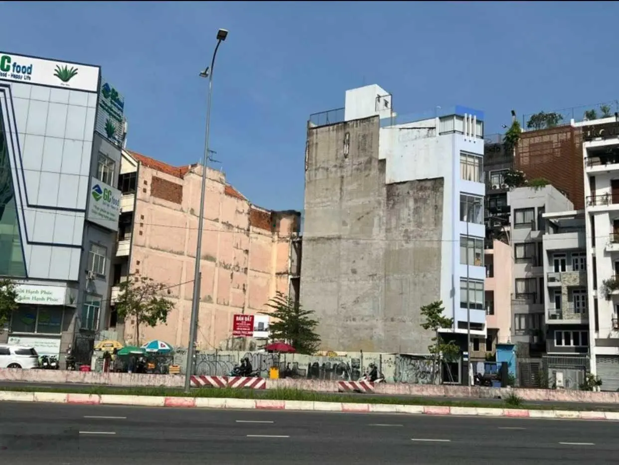 Bán đất xây tòa nhà Nguyễn Đình Chiểu P. Đa Kao Quận 1 15x30m CN: 363m2 giá 110 tỷ CTXD: H7T