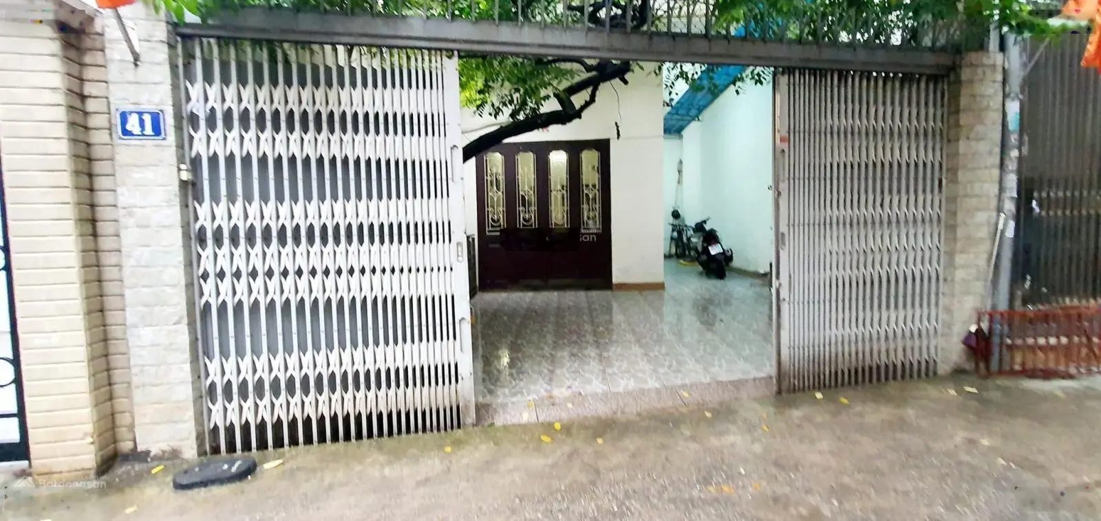 Phải thật nhanh! 107m2 - Cấp 4 - ô tô - siêu phẩm Lạc Long Quân, Tây Hồ - 2 mặt ngõ thông. 18.5 tỷ