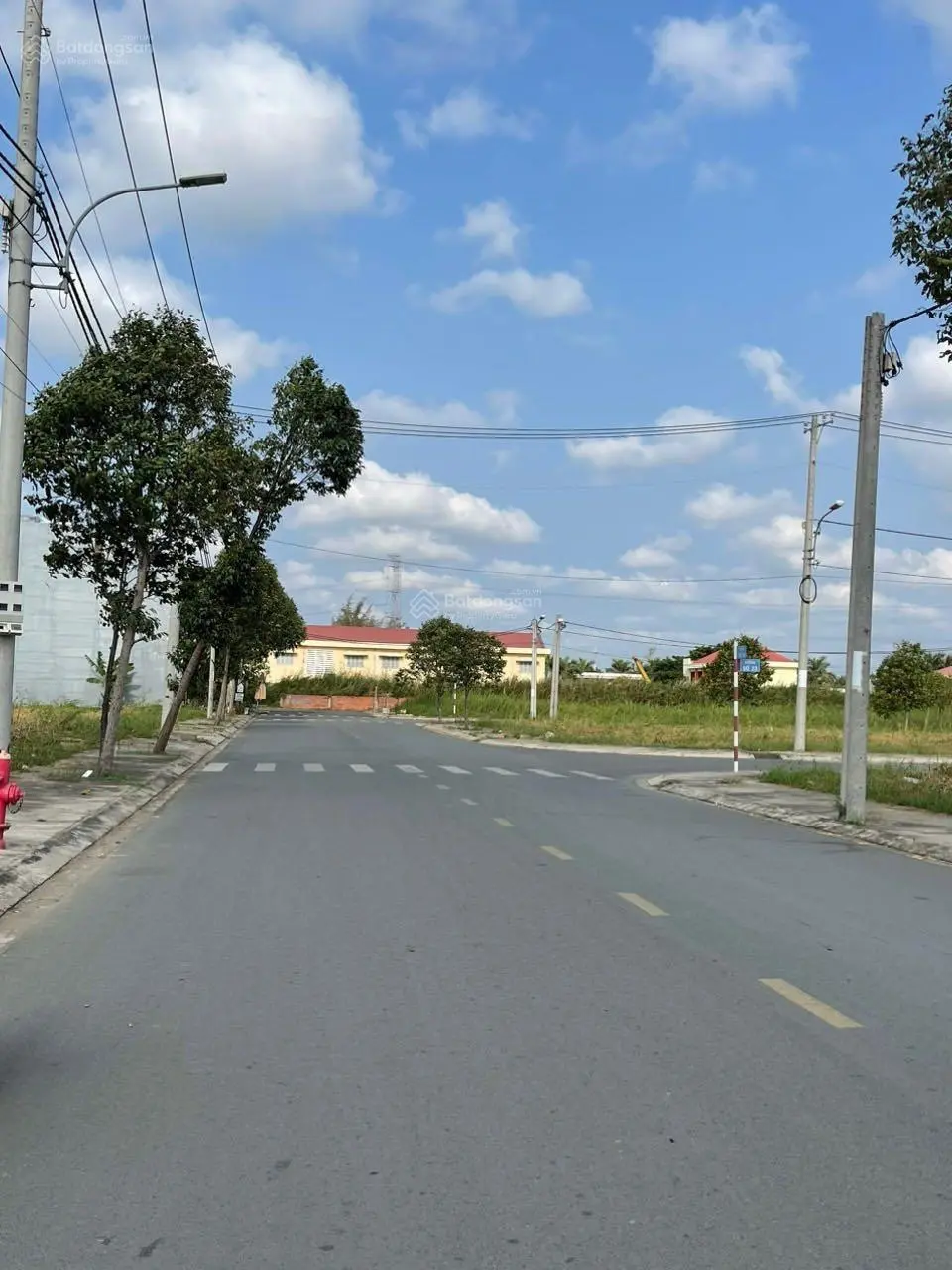 Duy nhất 1 nền, đường số 10 LG 17m, DA Saigon Village, DT 80m2, hướng Nam mát mẻ, giá chỉ 2tỷ150