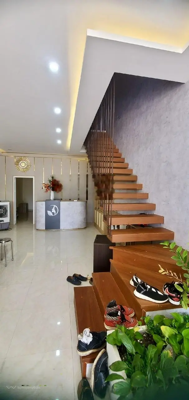 Hàng hiếm! Nhà 2 tầng - Trần Hưng Đạo - Đối diện Monarchy - kinh doanh sầm uất -Dòng tiền 25 tr/ th