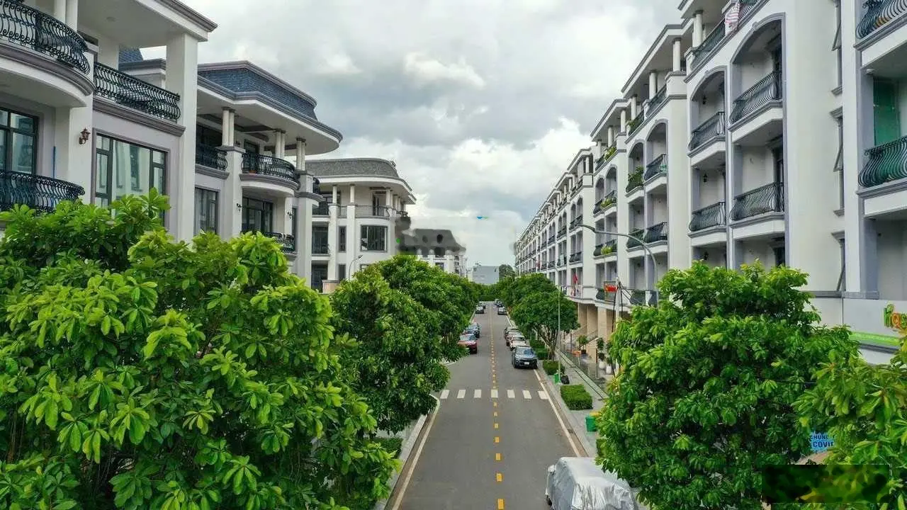 Bán nhà mặt tiền đường Nguyễn Thị Nhung. Trục đường chính KĐT Vạn Phúc City