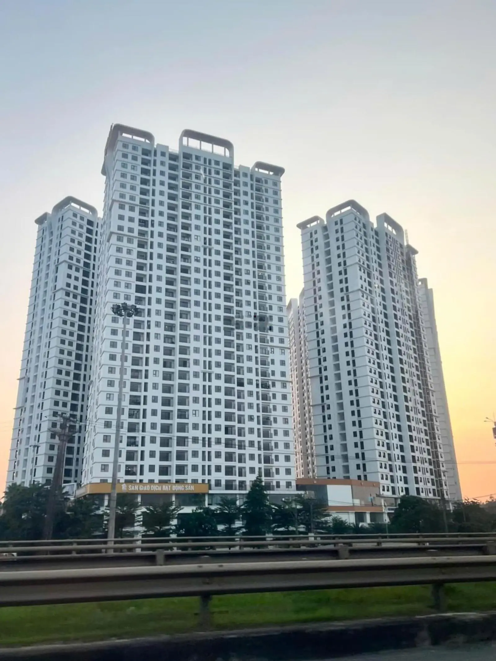 Bán căn hộ 2PN 72m2 ban công ĐN đang cho thuê giá 8,3tr/tháng