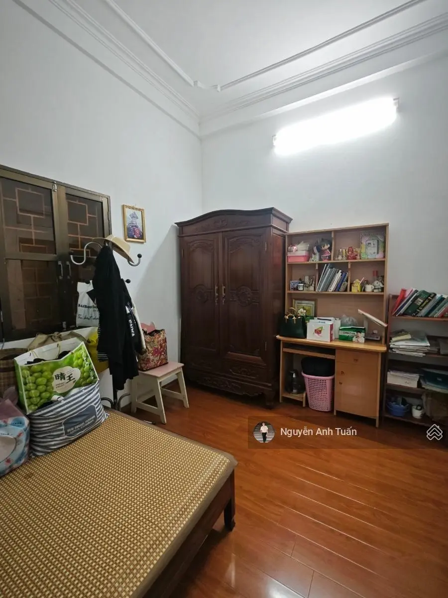 Bán nhà phân lô Trần Quốc Hoàn, Cầu Giấy ôtô 16 chỗ tránh đỗ trước cửa giá cực tốt 18.7 tỷ