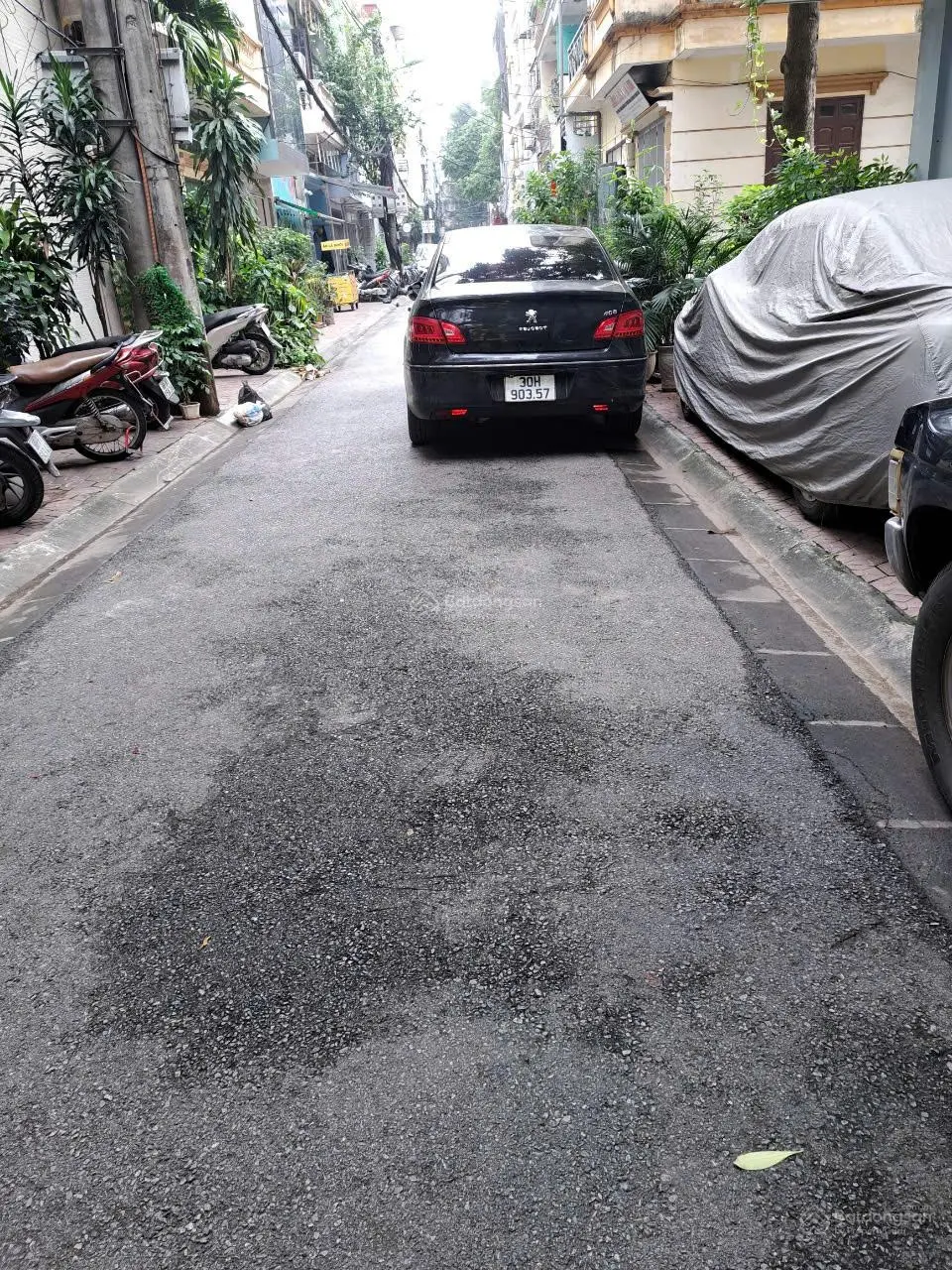 Siêu hiếm ! Nhà Xuân Thủy - Cầu Giấy - 35 m 5 tầng - 6,2 tỷ - cách ô tô 20 m.
