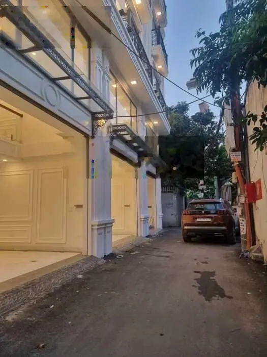 Bán nhà PHỐ TRẠM, 32m2, 5 tầng, MT 5m oto đỗ cổng, giá 4,499 tỷ