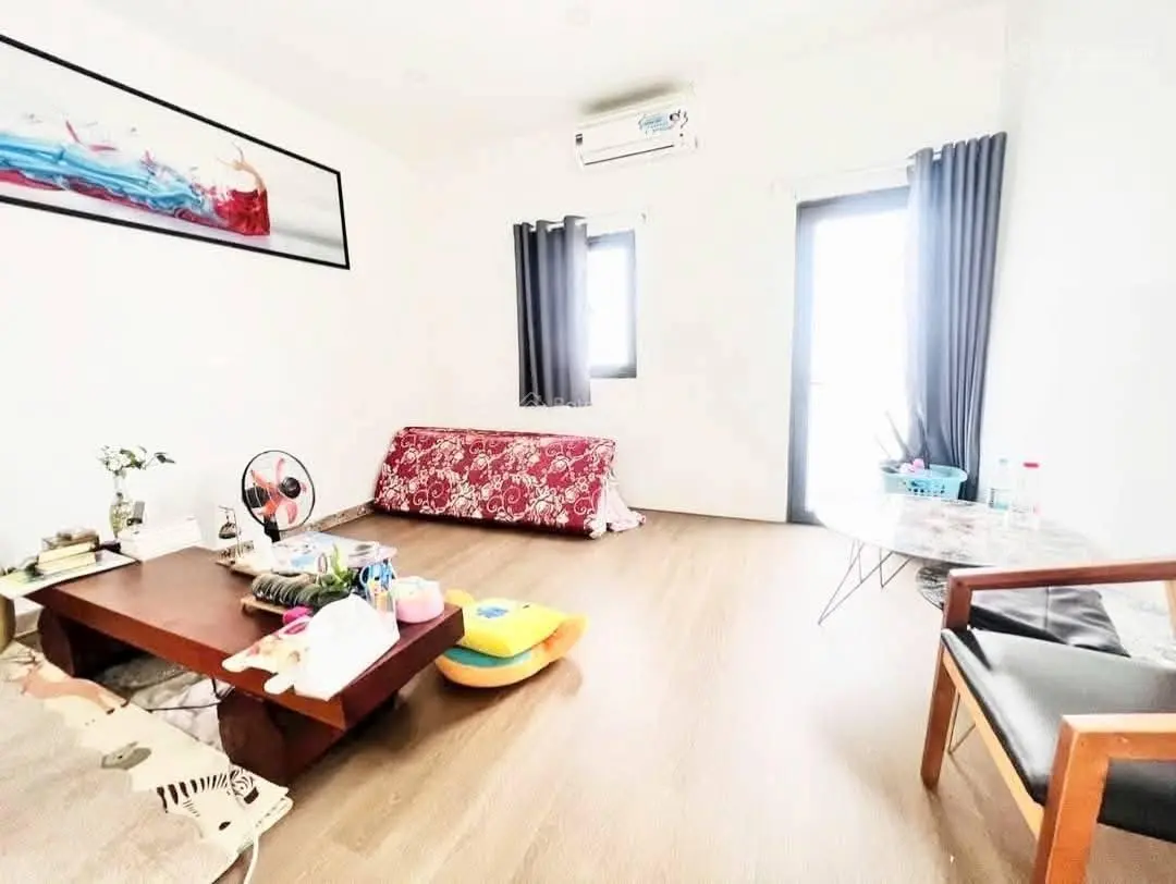 Chủ đang cần vốn gấp, bán căn này tại Đỗ Tấn Phong, P9, Q.Phú Nhuận. Giá 4.35 tỷ, 3 lầu.