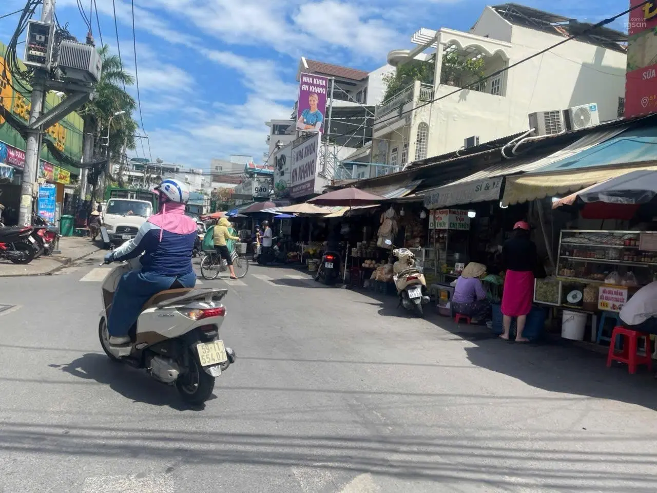 Mặt Tiền Sát Thủ Thiêm Nhà Đẹp Giá Đầu Tư
