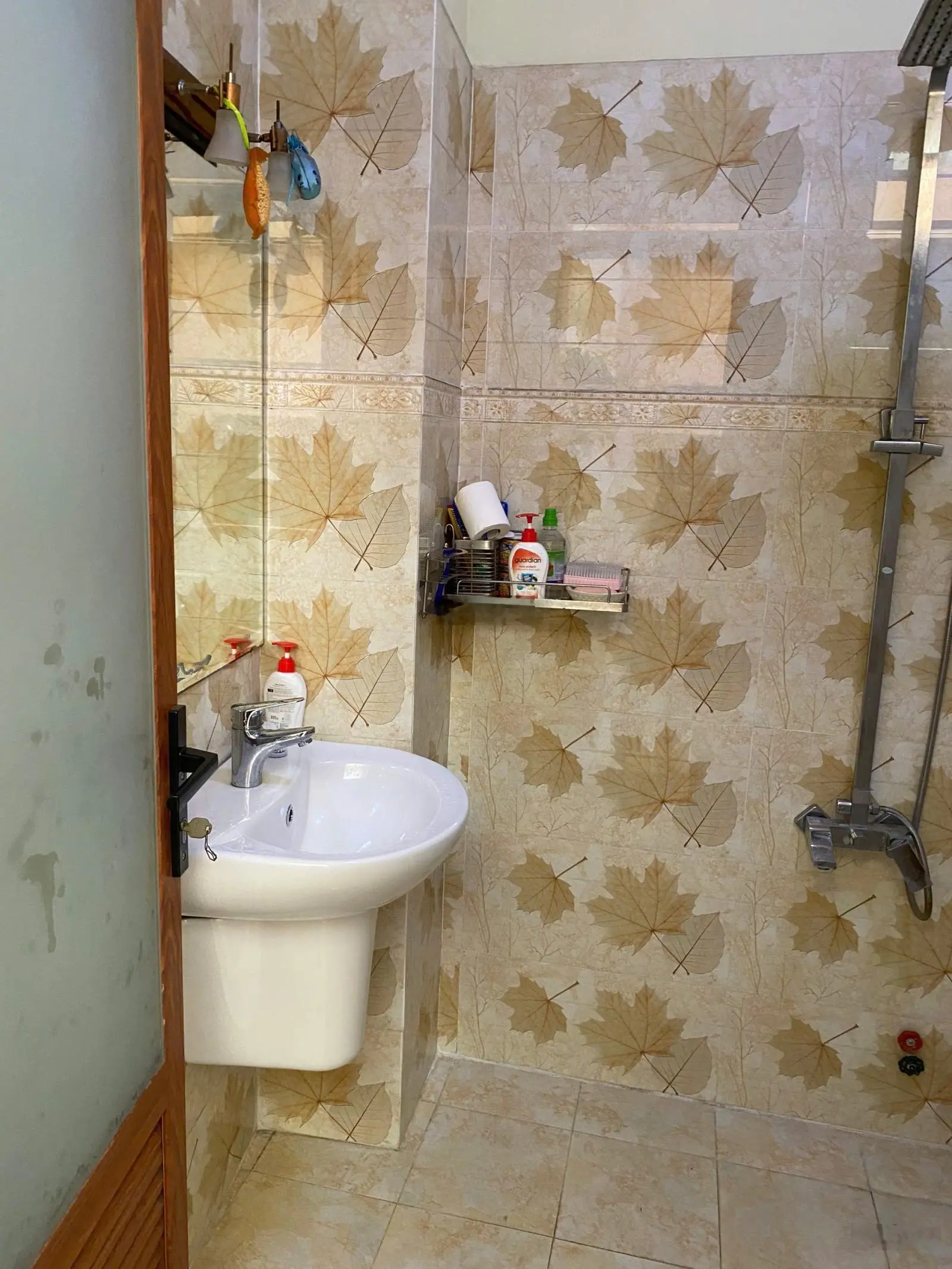 Nhà 6 tầng cách Phạm Văn Đồng 20m có thang máy thông ra Kha Vạn Cân đường xe tải hoàn công đủ 322m2