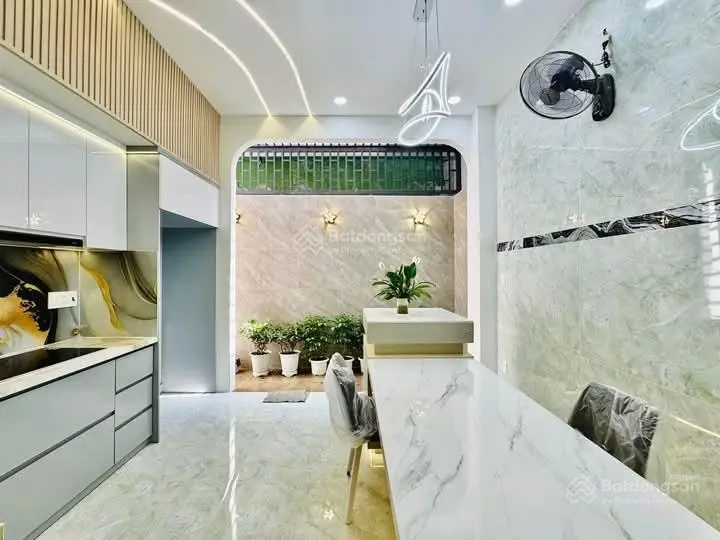 Nhà bán nhanh Lê Văn Sỹ, P14, Q3, giá 3tỷ150, DT 63m2, sổ hồng riêng.