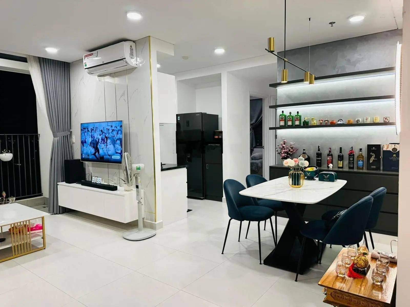 Bán căn hộ Wilton Tower Q. Bình Thạnh 68m2, 2PN 2WC, view thành phố, Giá 2 Tỷ 070 kèm nội thất, SHR