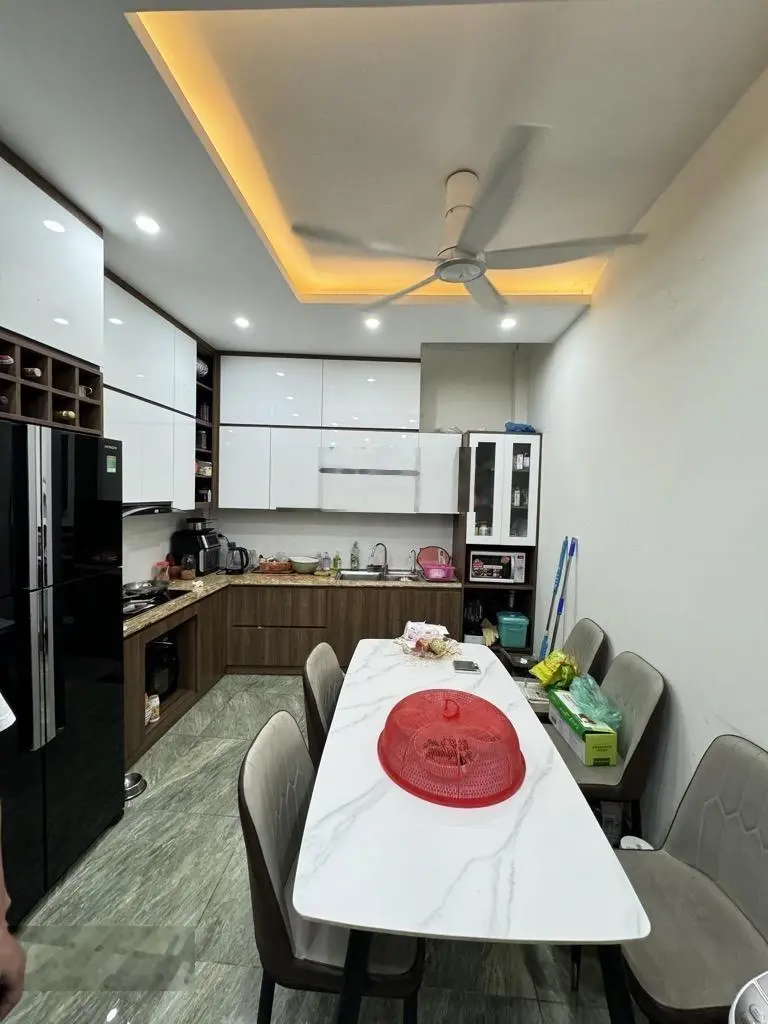 Bán nhà phố Đại La 41/45m2, 6 tầng, MT 3,5m. Giá 8,2 tỉ