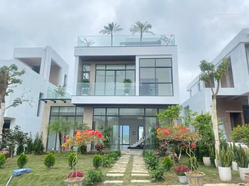 Cần bán căn biệt thự 250m2 mặt sông giá 7 tỷ bao phí sang tên. 0962 333 ***