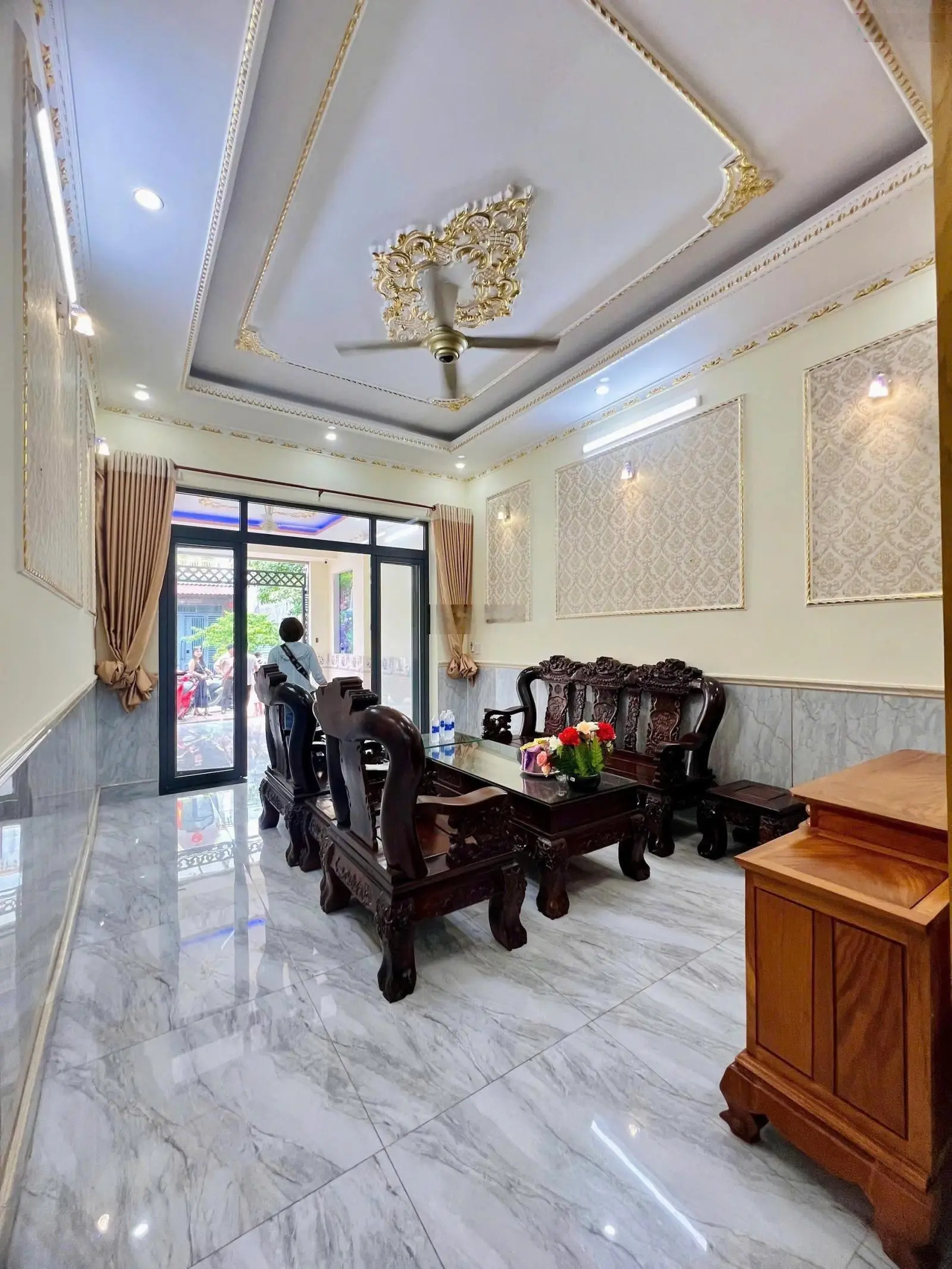 Bán gấp nhà mới xây siêu đẹp giá 4,5 tỷ gần ngã 4 chiêu liêu