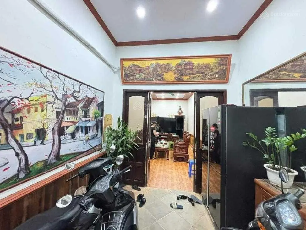 Bán nhà phố Kim Mã, 54m2x Mt 3,5m giá 11,6 tỷ, ngõ rộng ô tô gần mặt phố, dân trí cao