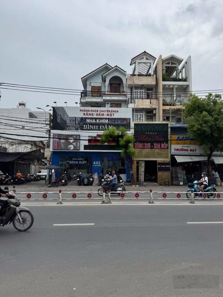 Chính chủ cần tiền bán gấp căn nhá mặt tiền đường Lê Văn quới phường bình trị đông quận bình tân