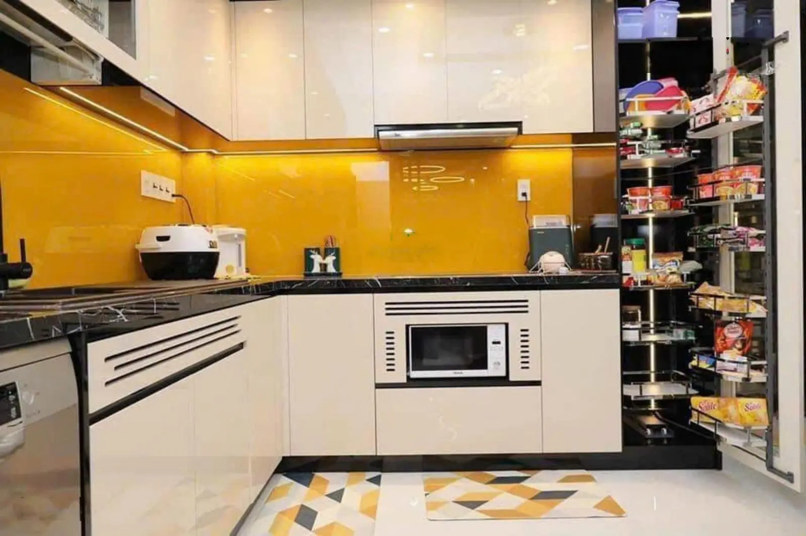 Mua nhà đường Lê Văn Sỹ, Quận Phú Nhuận, DT 55m2, sổ hồng riêng