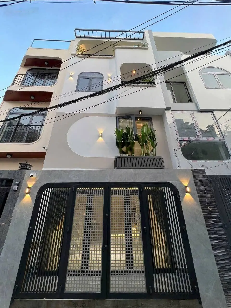 Chính chủ định cư nước ngoài cần bán gấp nhà Cô Bắc P. Cô Giang Q1 giá 4tỷ160 DT 82,8m2 còn HĐ thuê
