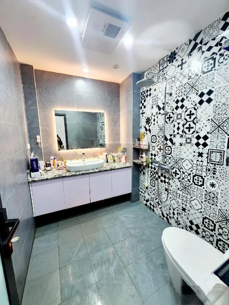 Phân lô 2 xe tải tránh 60m2 tại Minh Khai, 18,7 tỷ, 4PN, 4WC, nhiều tiện ích