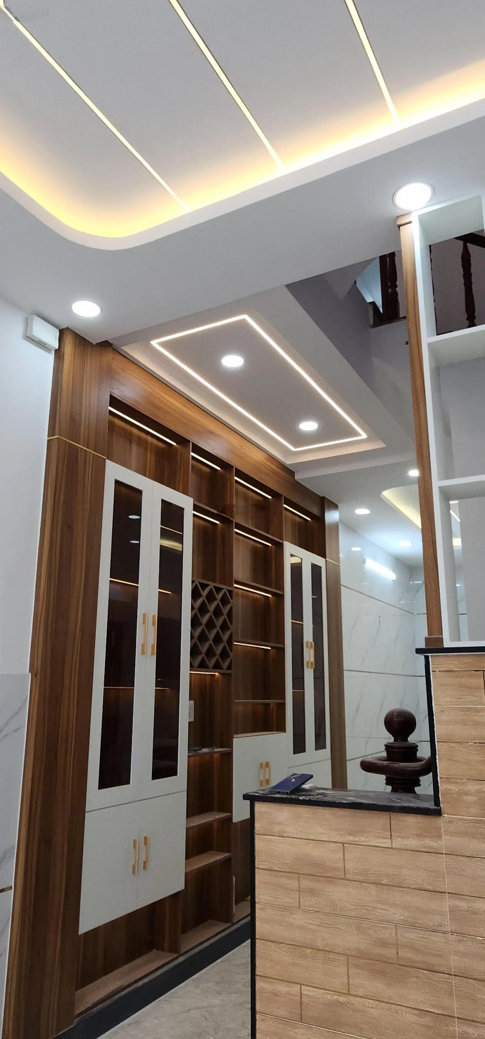 Nhà mới 100% 2 sẹc đường Phan Anh, đúc kiên cố 3 lầu