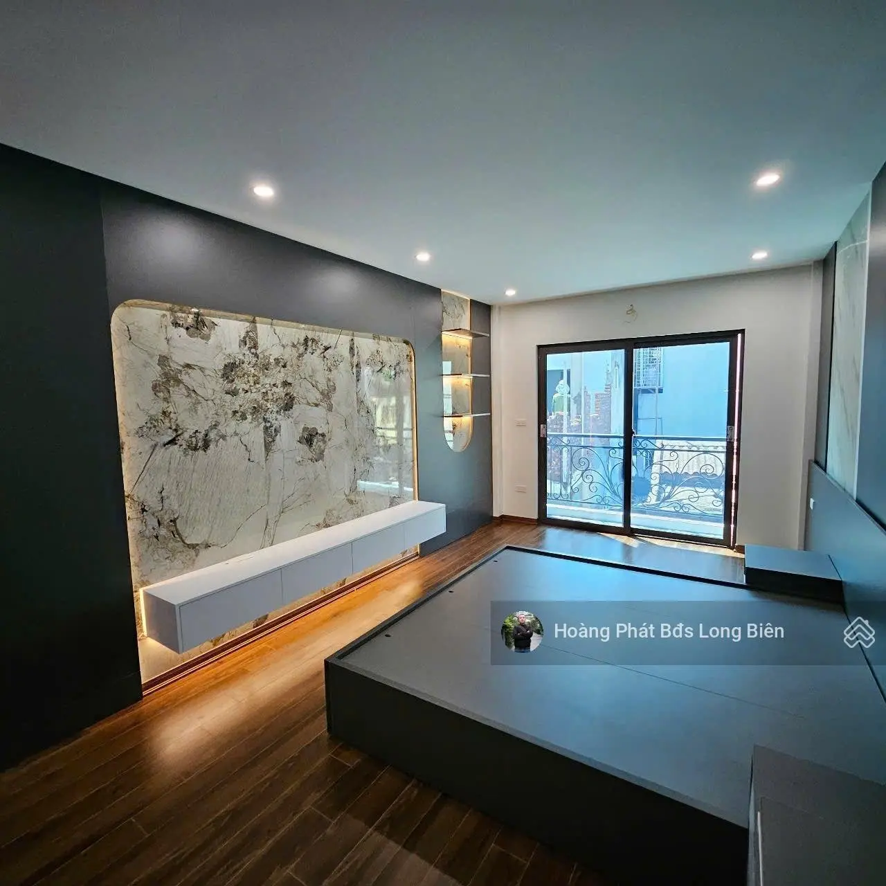 Bán nhà Vũ Xuân Thiều - Sài Đồng - ngõ thông - full nội thất. 45m2 x 6T. LH 0965858116