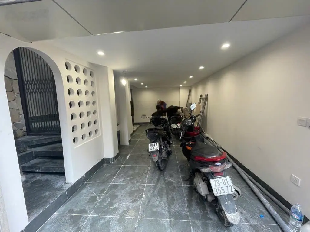 Bán nhà Phố Trạm Long Biên ga ra ô tô full nội thất DT 35m2 6tầng giá 7.96 tỷ LH 0988009316 xem nhà