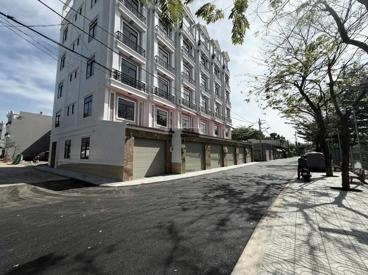 11,3 tỷ nhà 6 tầng có thang máy đường 10 m gần vạn phúc hiệp binh Phước thủ Đức