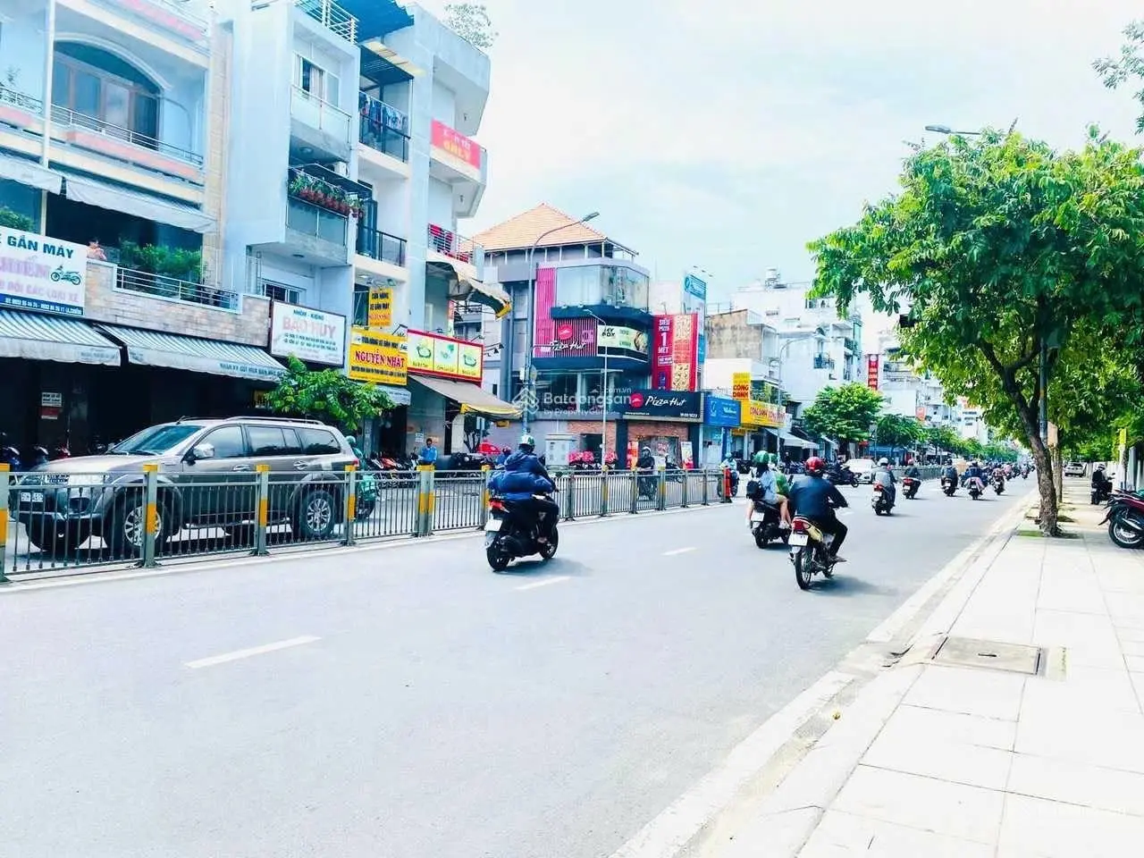 Mặt tiền kinh doanh Lũy Bán Bích kế Trương Vĩnh Ký. DT 4.2x20m, đúc 4 lầu. Giá 17.1 tỷ