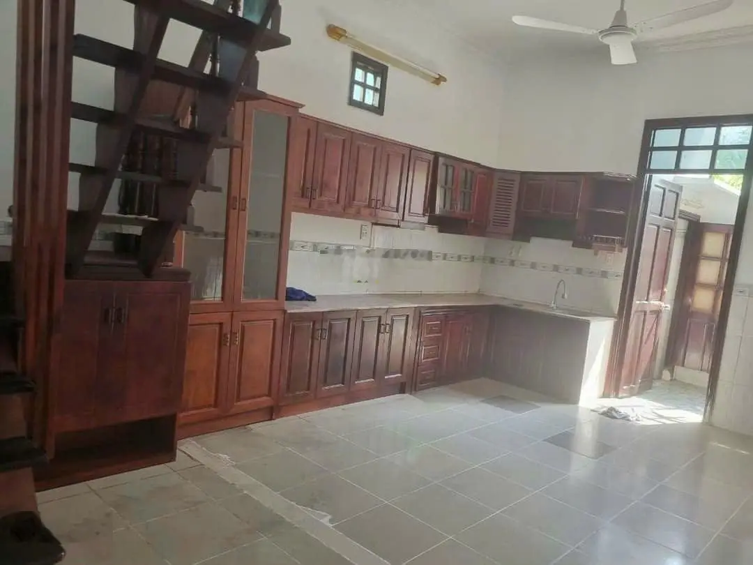 Bán nhà 4 x 20m, nhà 1 trệt 1 lầu, bê tông xe hơi giá 3.6 tỷ, LH 0918 026 ***