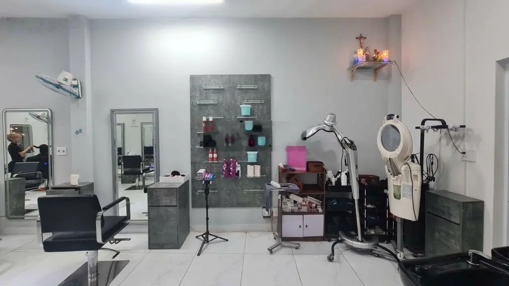 Bán nhà 2 tầng MT Nguyễn Hoàng - DT 75m2 đang cho thuê dthu 15tr/th - vị trí đắc địa gần ĐH Duy Tân