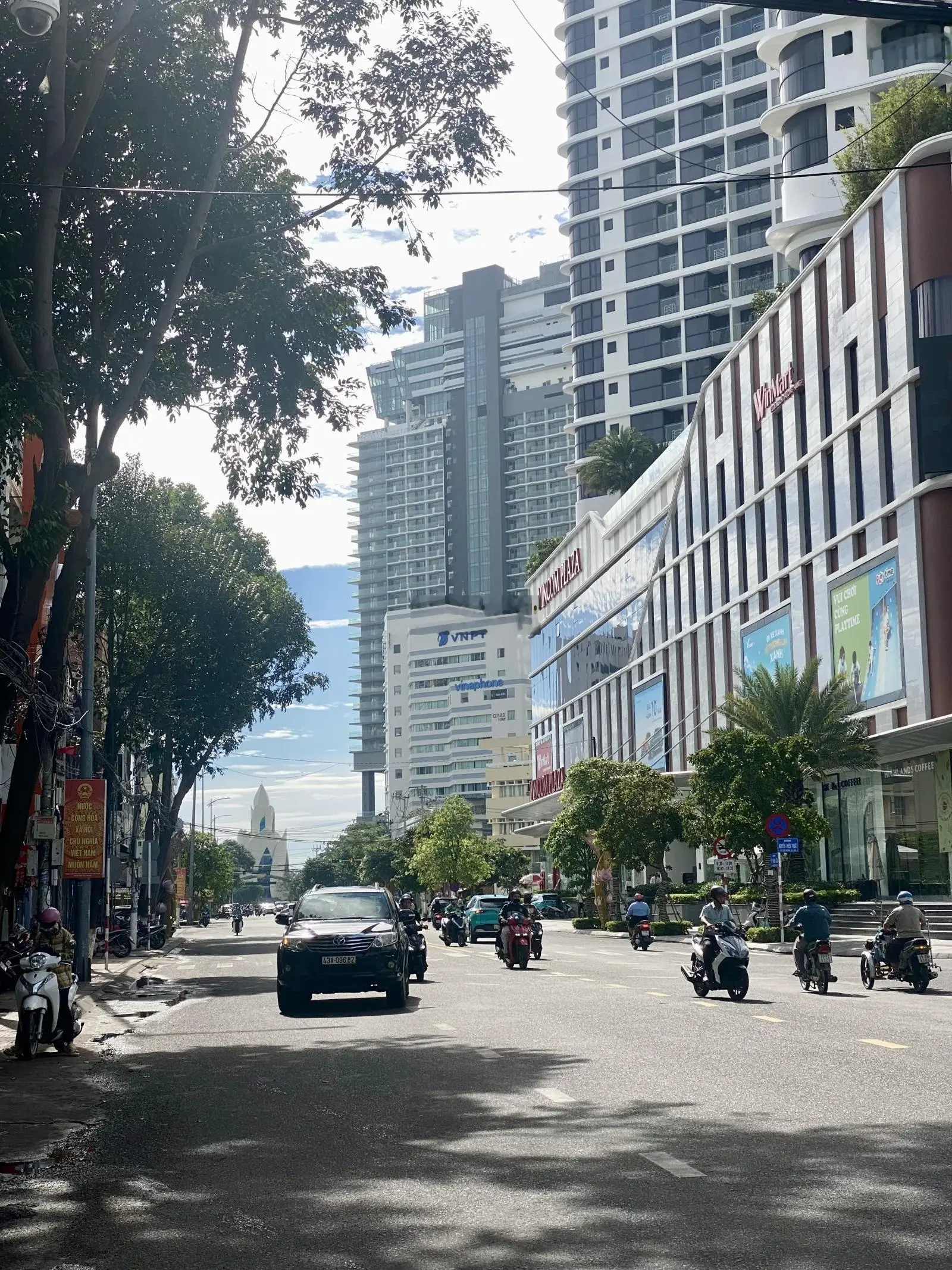 Siêu phẩm nhà mặt phố căn góc đường chính Lê Thánh Tôn, Lộc Thọ Nha Trang cách biển 200m