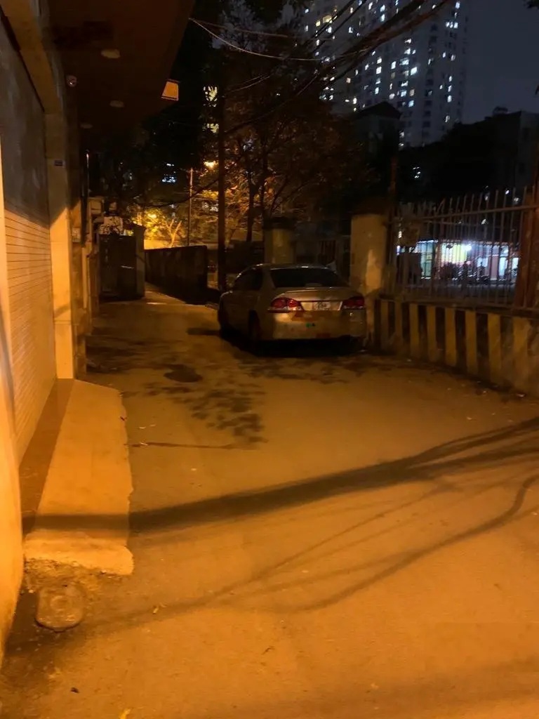 Cực hót, nhà đẹp cầu giấy, ô tô đỗ cửa thang máy ở sướng kdvp đỉnh, 37,3 m2, giá 10,6 tỷ.