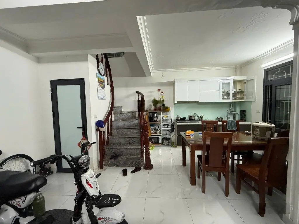 Phố minh khai- nhà dân xây- gần phố - mặt tiền rộng - ba gác đỗ cửa- 35m2x4 tầng- 7.6 tỷ