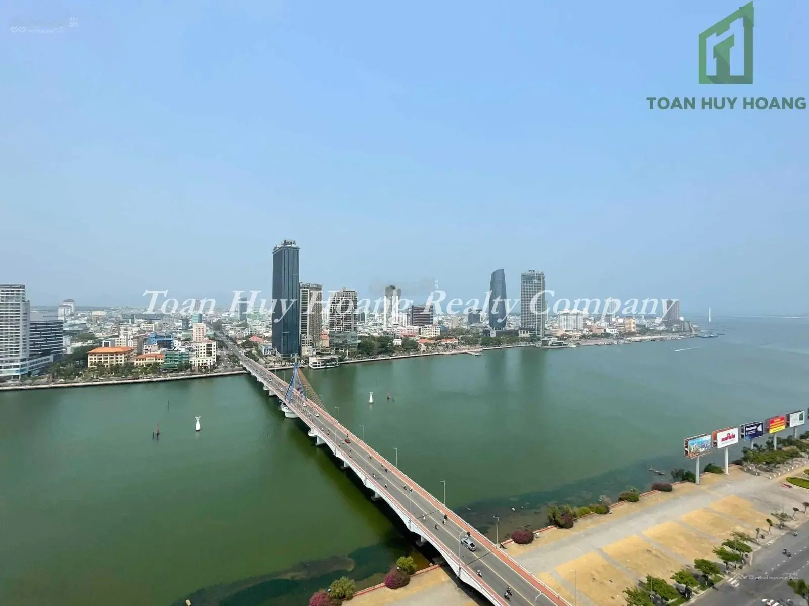 Bán chung cư Azura Đà Nẵng 1 PN tầng cao nội thất đẹp giá tốt - Toàn Huy Hoàng