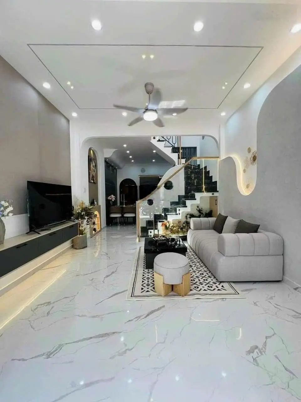 Bán gấp nhà mặt tiền Thống Nhất, Phường 16, Gò Vấp. 80m2 gọi: 0823931462 (Ngọc Mai)