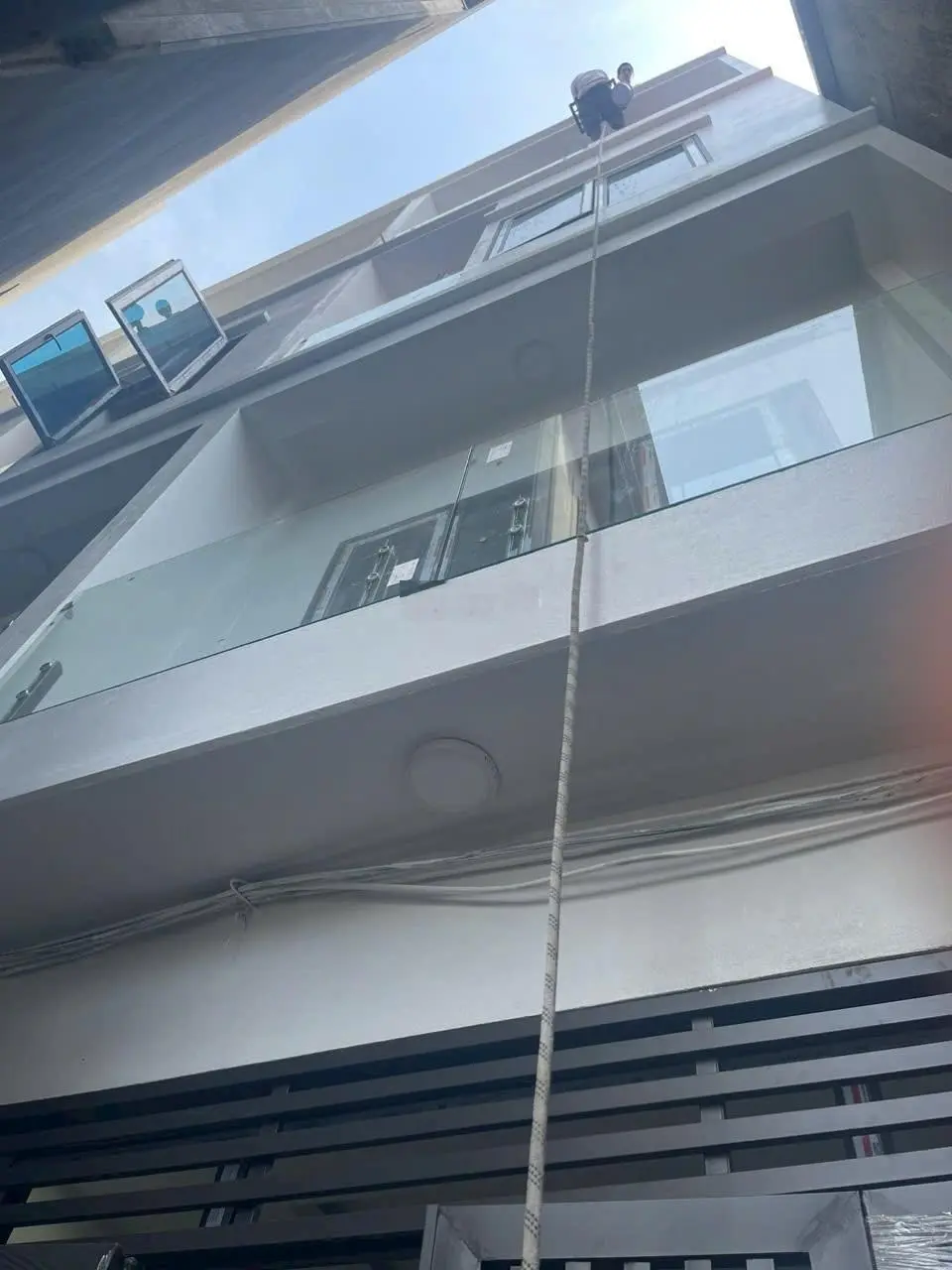 Chính chủ gửi bán nhà 5 tầng tổ 2 Thanh Lãm ngay bến xe Yên Nghĩa Hà Đông. Nhỉnh 3 tỷ x
