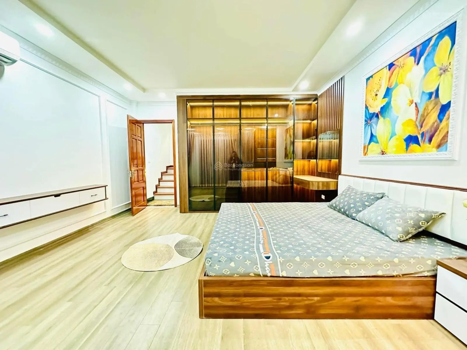 Bán nhà đường Cầu Giấy, thoáng trước sau, ngõ thông, 50m ra ô tô tránh, chủ tự xây, 42m2*5T