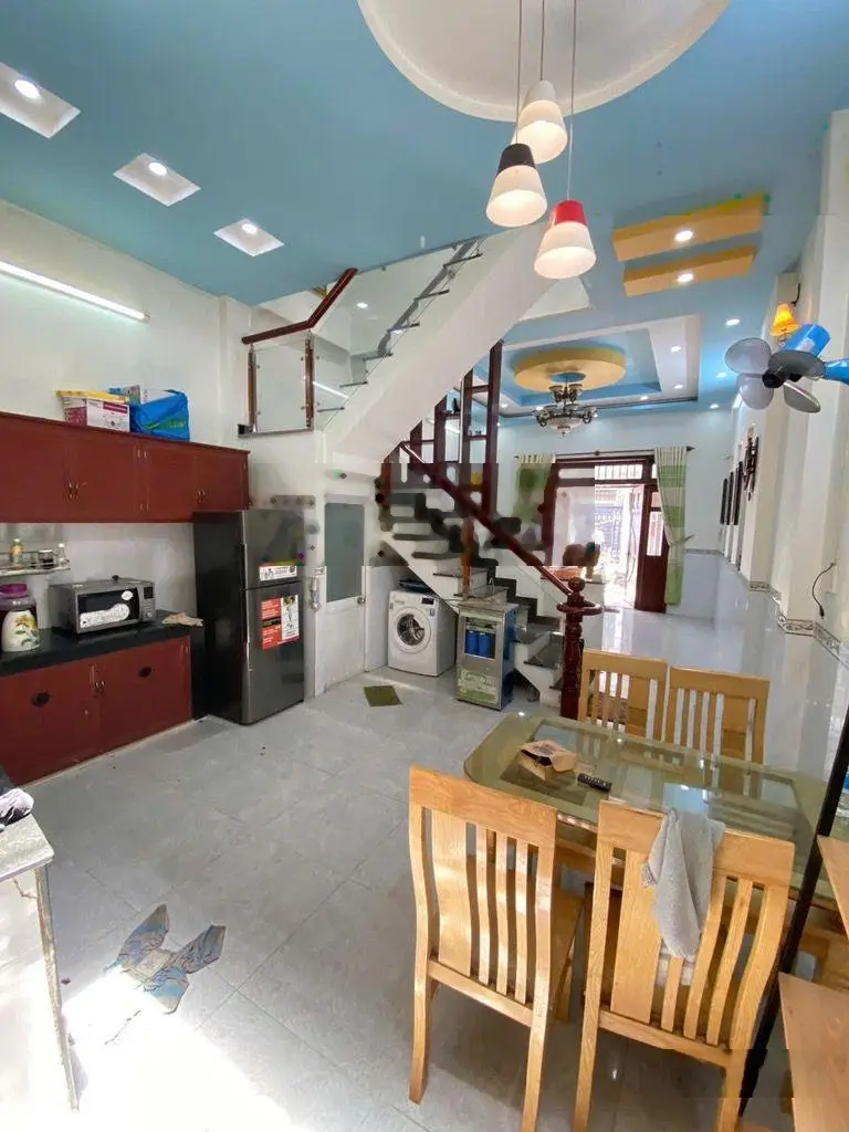 Bán nhà 2 lầu chỉ 4,25 tỷ Nguyễn Duy Trinh Q9. DT 54m2 SHR. LH 0777066878