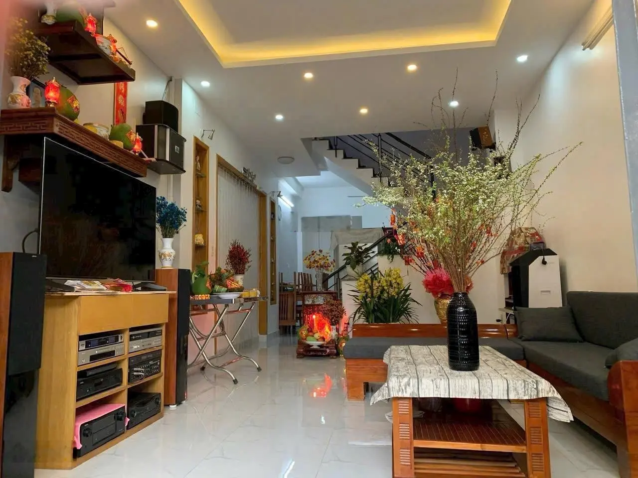 Nhà trung tâm hẻm Phước Long B , Q9 DT 4m x 15 m ( 60 m ) sàn 147 m )