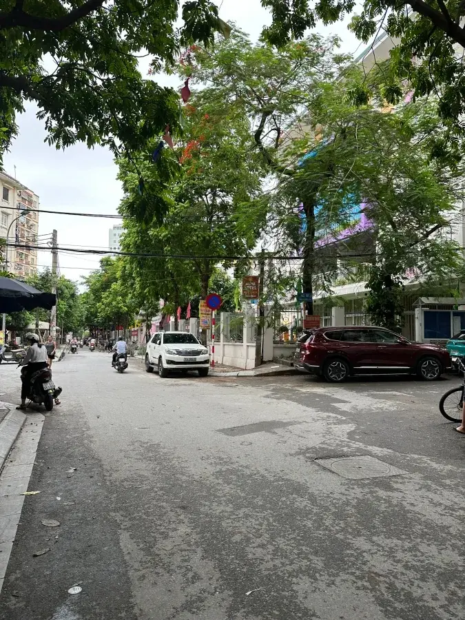 Hoa hậu Tây Hồ, phân lô ô tô tránh phố Xuân La 120m2, mặt tiền 7,2m, giá 31 tỷ chưa thương lượng