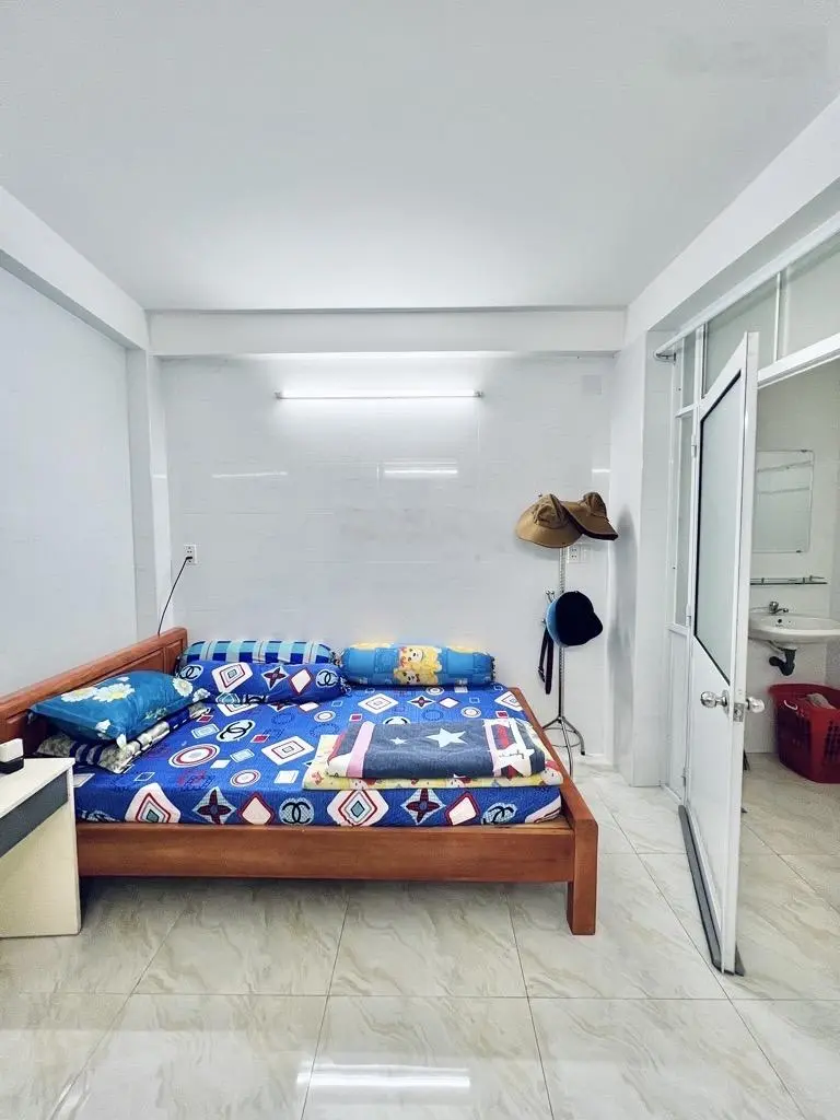 Nhà 6 tầng BTCT, Lạc Long Quân, phường 8, Tân Bình 45 m2, 7 PN 4,2m X 11m chỉ có 6,95 tỷ .