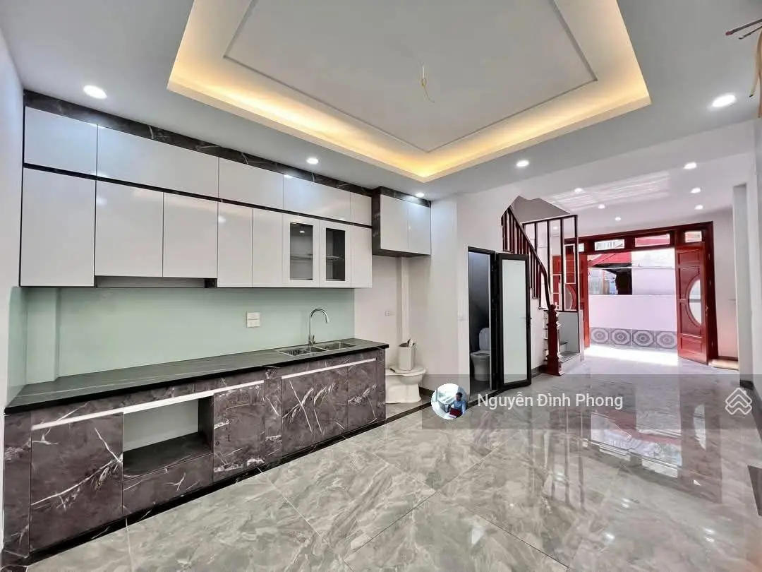 Nhà đẹp giá rẻ Sát KĐT Văn Khê. Nhỉnh 7 tỷ 42m2 Ô tô sát nhà. Thiết kế hiện đại. MT 4m rộng rãi