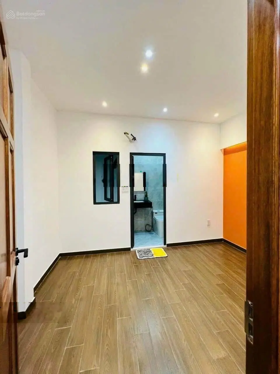Gần TT Y Tế Dự Phòng HCM bán nhanh căn Nguyễn Biểu P2 Q5, 49m2, giá 1tỷ850. Sổ hồng sẵn, hẻm oto 7m