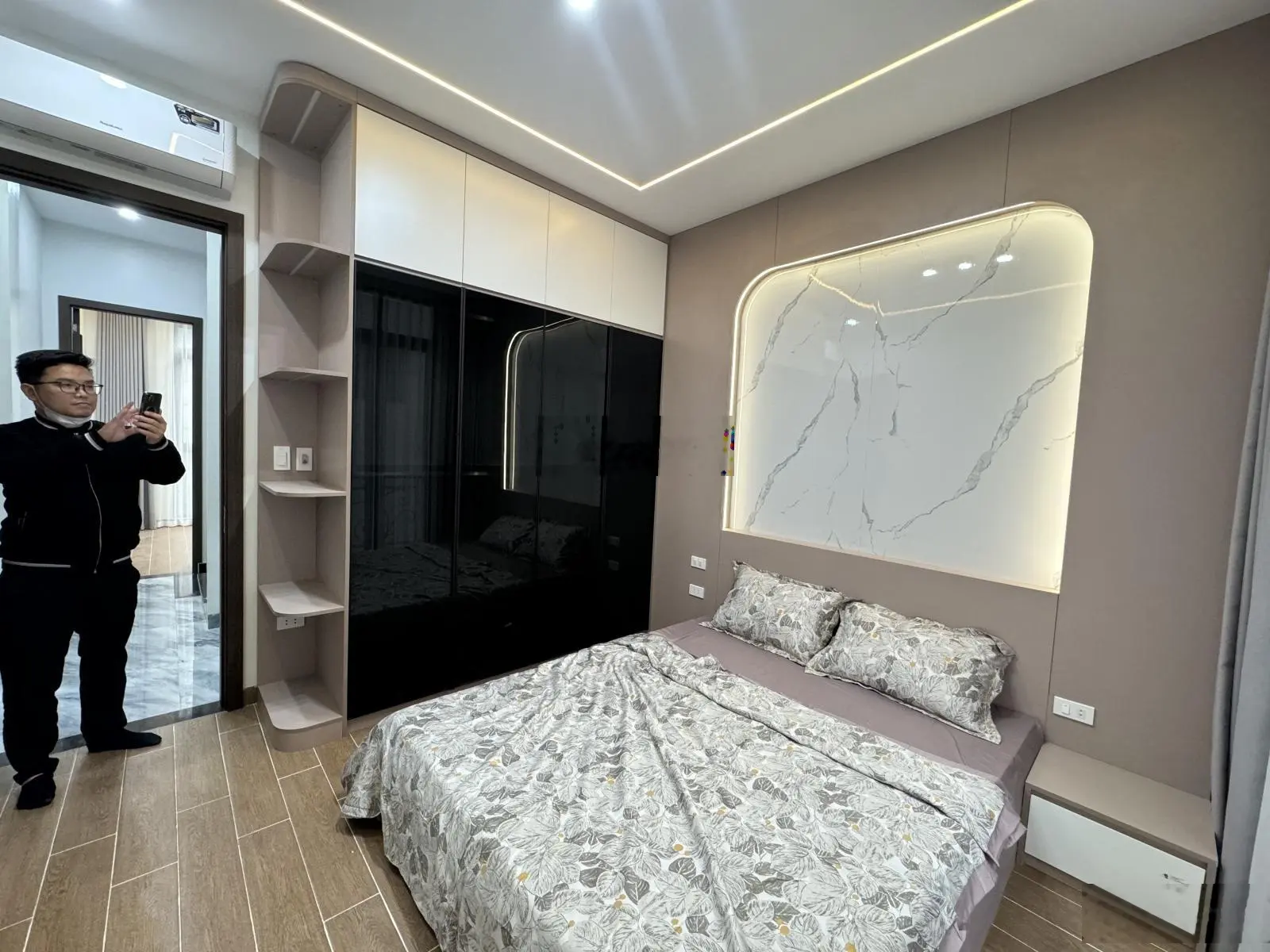 Nhà đẹp phân lô 2 mặt ngõ thoáng vĩnh viễn Chùa Láng Đống Đa - Gần ĐH Ngoại Thương diện tích 45m2
