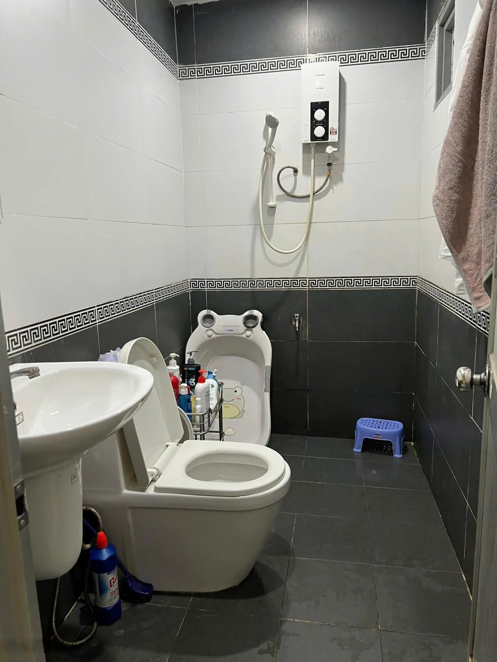 NHÀ ĐƯỜNG 38 HIỆP BÌNH CHÁNH 4ty35 DT 62m ngang 4 dài 15.5m Hướng Tây Nhà trệt lửng 2PN
