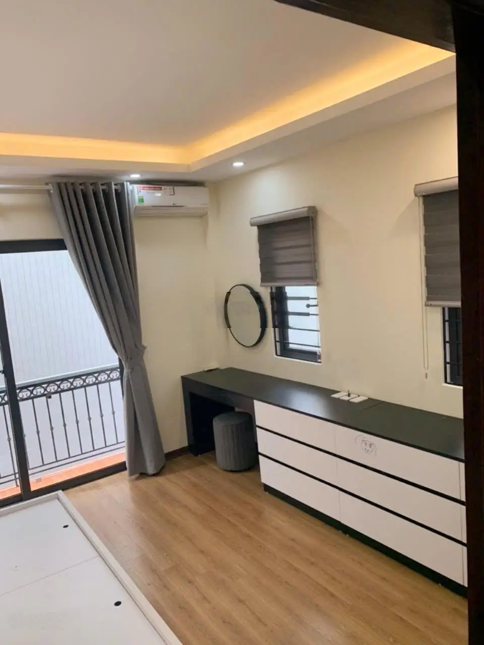 Lô góc, full nội thất, nhà Thạch Bàn Cổ Linh 33m2x5T giá 4,85 tỷ (ngõ rộng, thoáng)