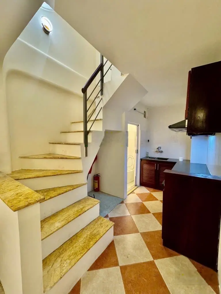 Nhà Đẹp - Hơn 5 tỷ - 5 Bước ra Hồ Tây - Nhà Đẹp - Ngõ Rộng