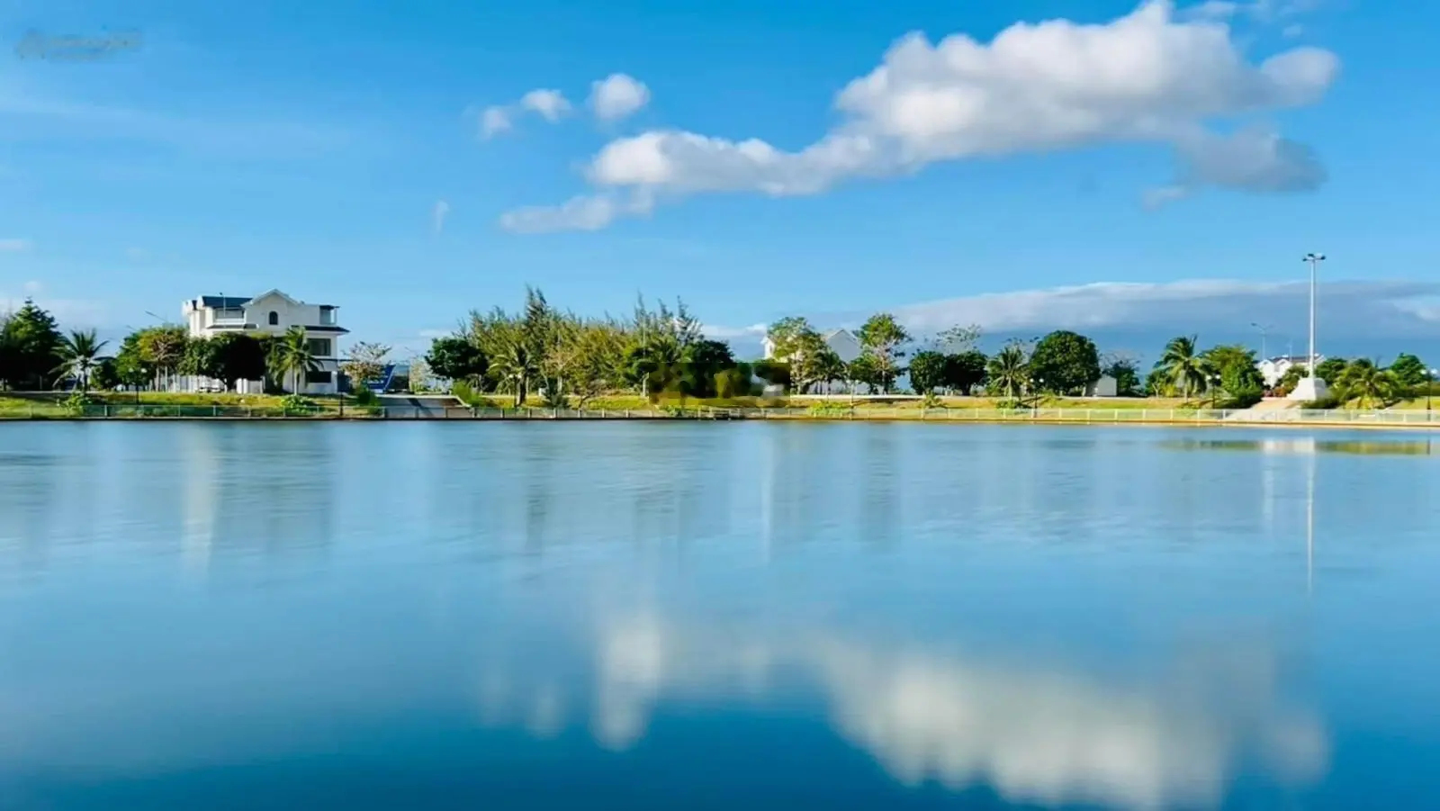 Cần bán lại nền đẹp Golden Bay view hồ view công viên, đường 26m giá tốt LH 0908 207 ***