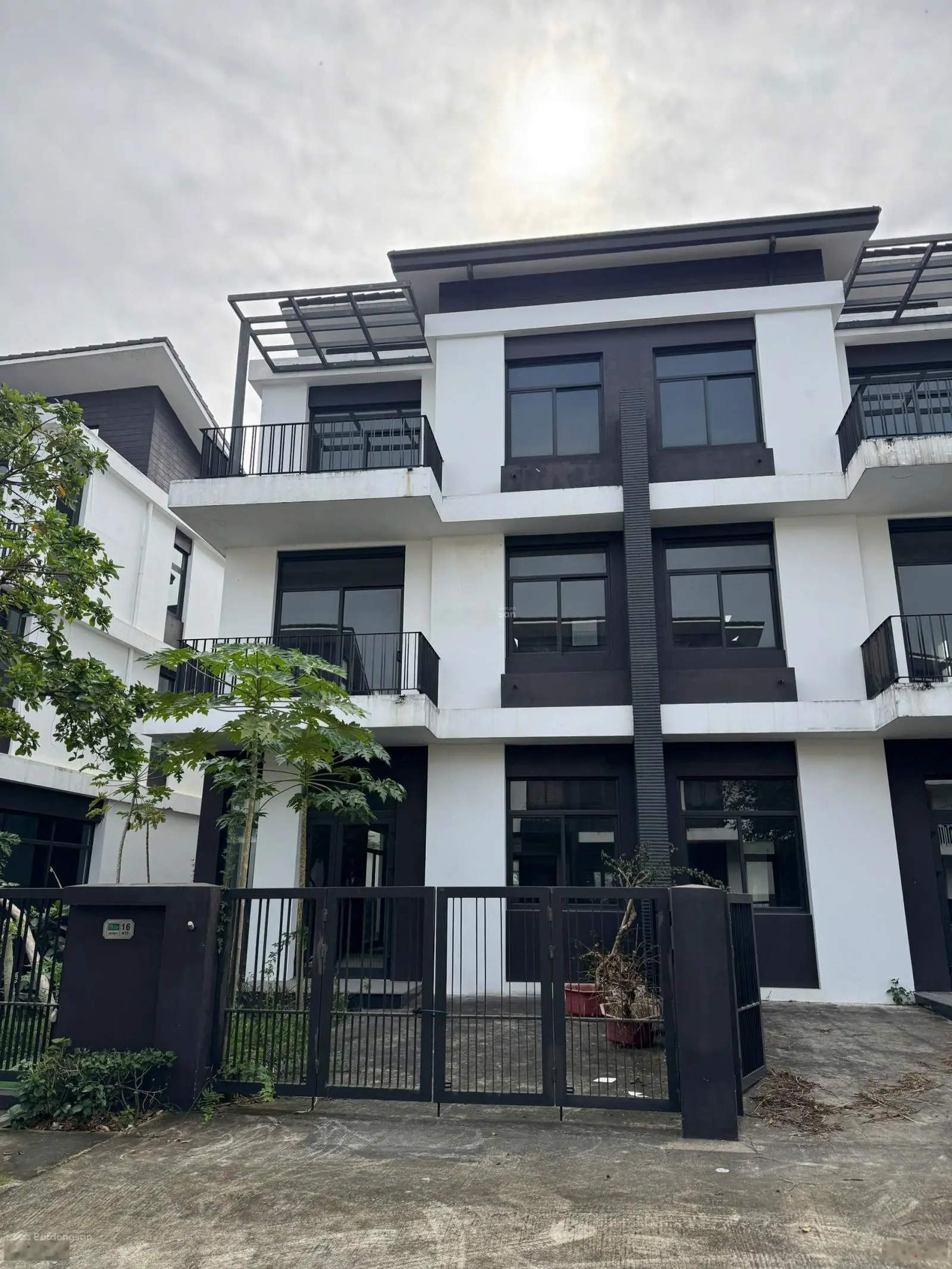 Chủ cần bán gấp căn biệt thự tại Hà Đô Charm villas